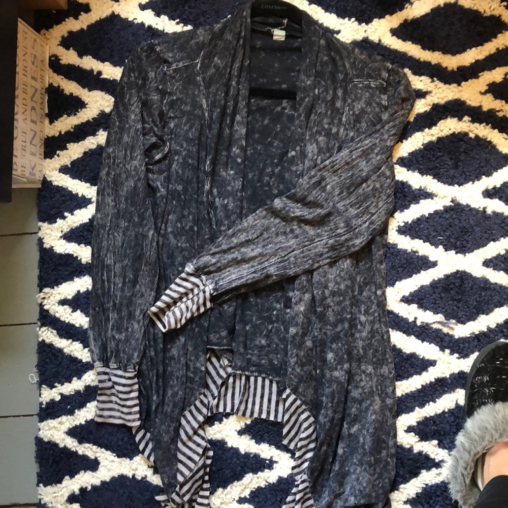 Grey sweater- light